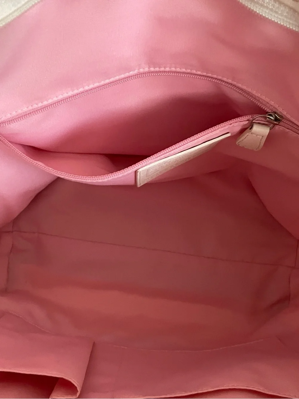 Coach tote signature